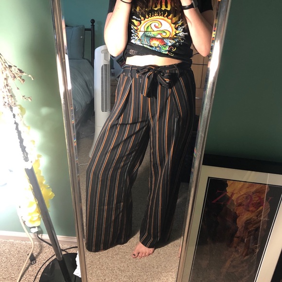 Urban Romantics Wide Leg Pants - Picture 4 of 5